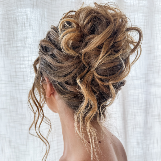 Textured Updo l Charlotte Ewertz